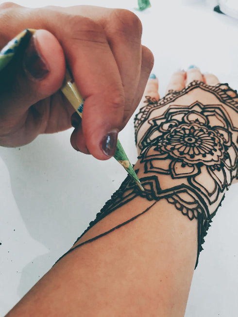 Organic Natural Reddish Brown Henna Cone